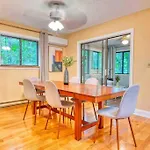 Grand Woodland Retreat - Hot Tub - Game Room