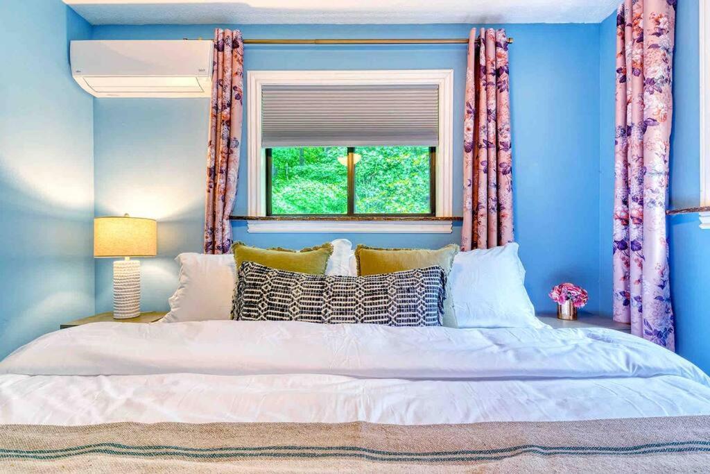 Grand Woodland Retreat - Hot Tub - Game Holiday home