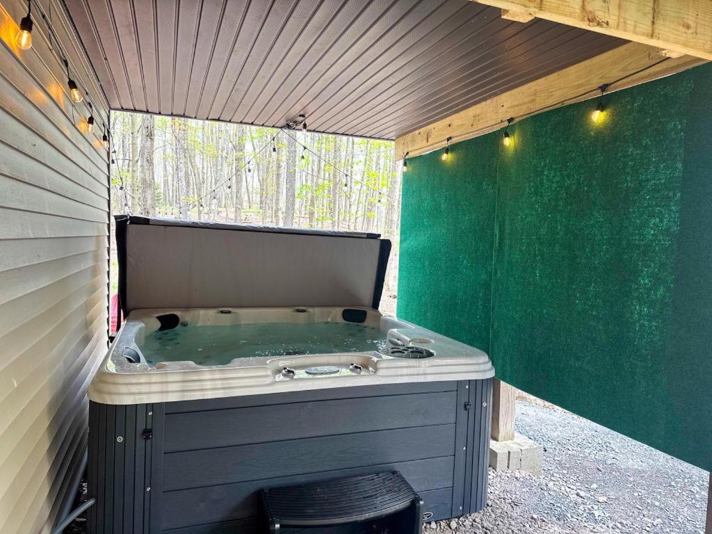 Grand Woodland Retreat - Hot Tub - Game Holiday home